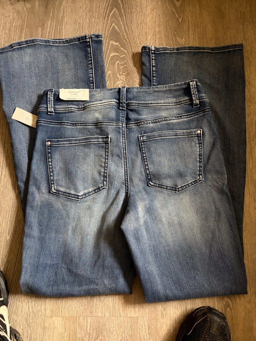 NWT ever flex flare jeans - Picture 3 of 4